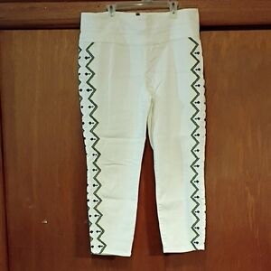 Bisou Bisou Elegant White Garment